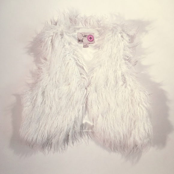 White Faux Fur Vest - Picture 1 of 3